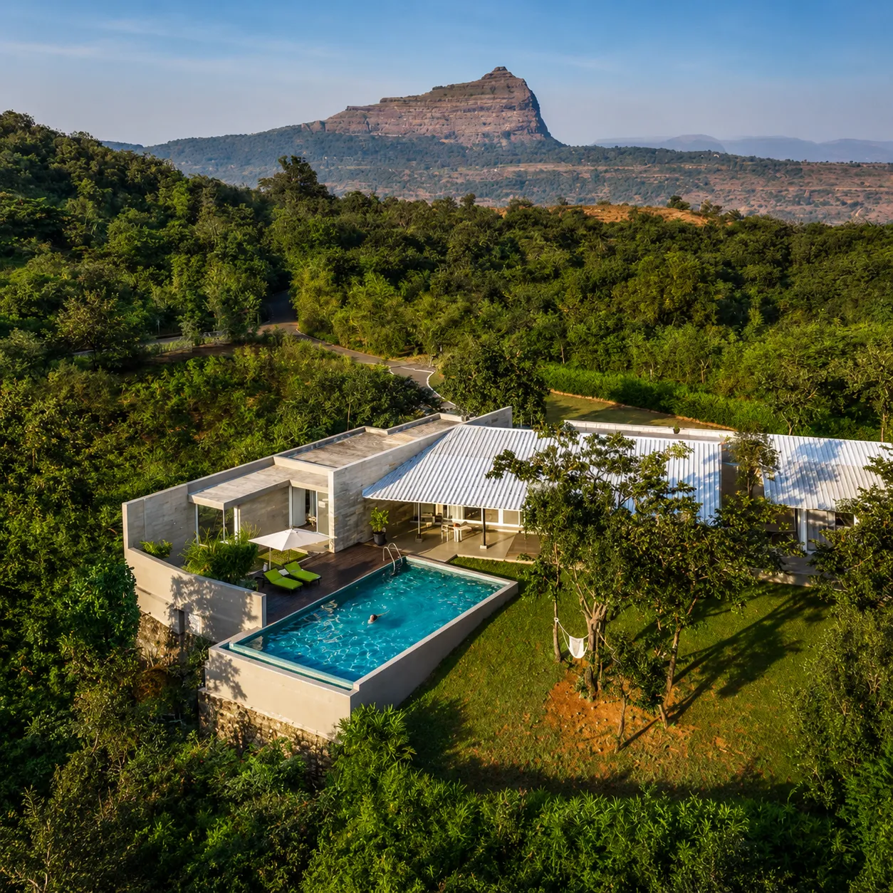Luxury villa with pool and mountain view