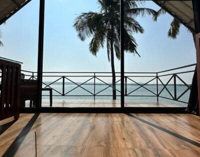 COASTAL BREEZE HOME STAY